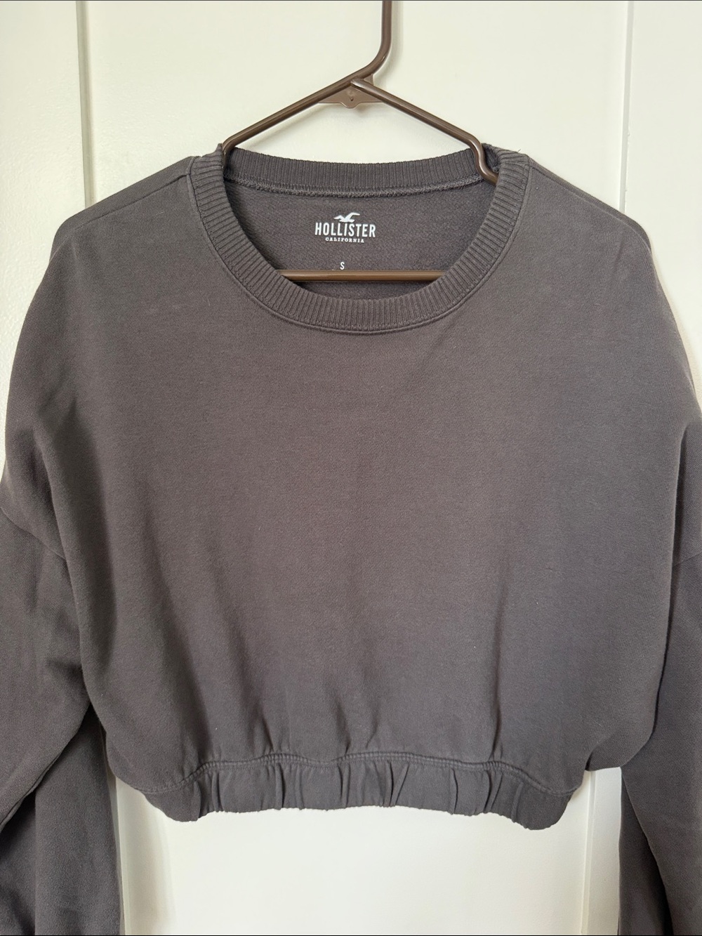Hollister Charcoal Cropped Crewneck Sweatshirt